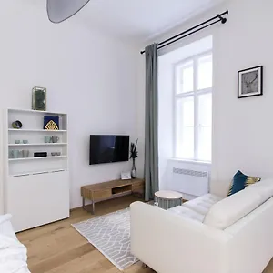 https://gorgeous-studio-next-to-the-parliament.vienna-besthotels.com
